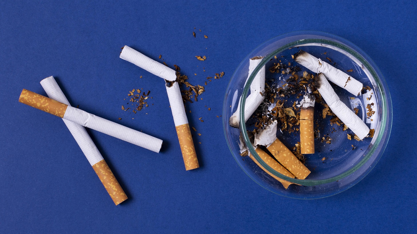 flat-lay-cigarettes-with-ashtray